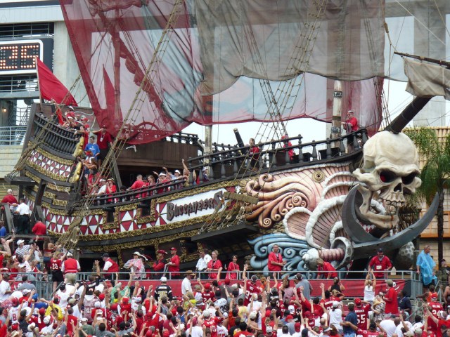 bucs-pirate-ship