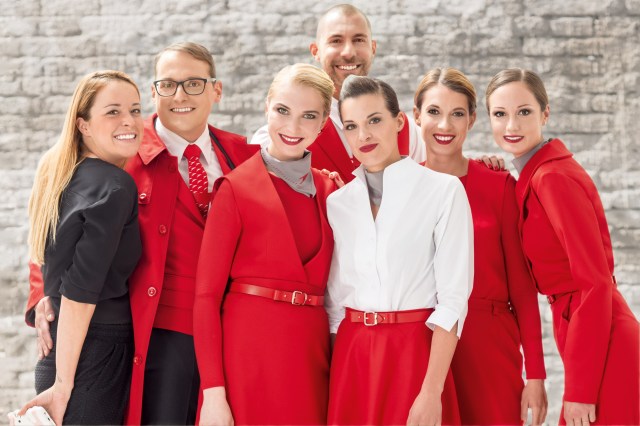 New_2016_uniforms_for_Austrian_Airlines_(1)